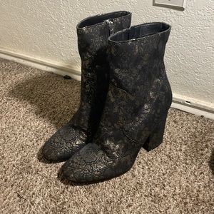 Marc Fisher Newbia Floral Brocade Booties Like New Size 10